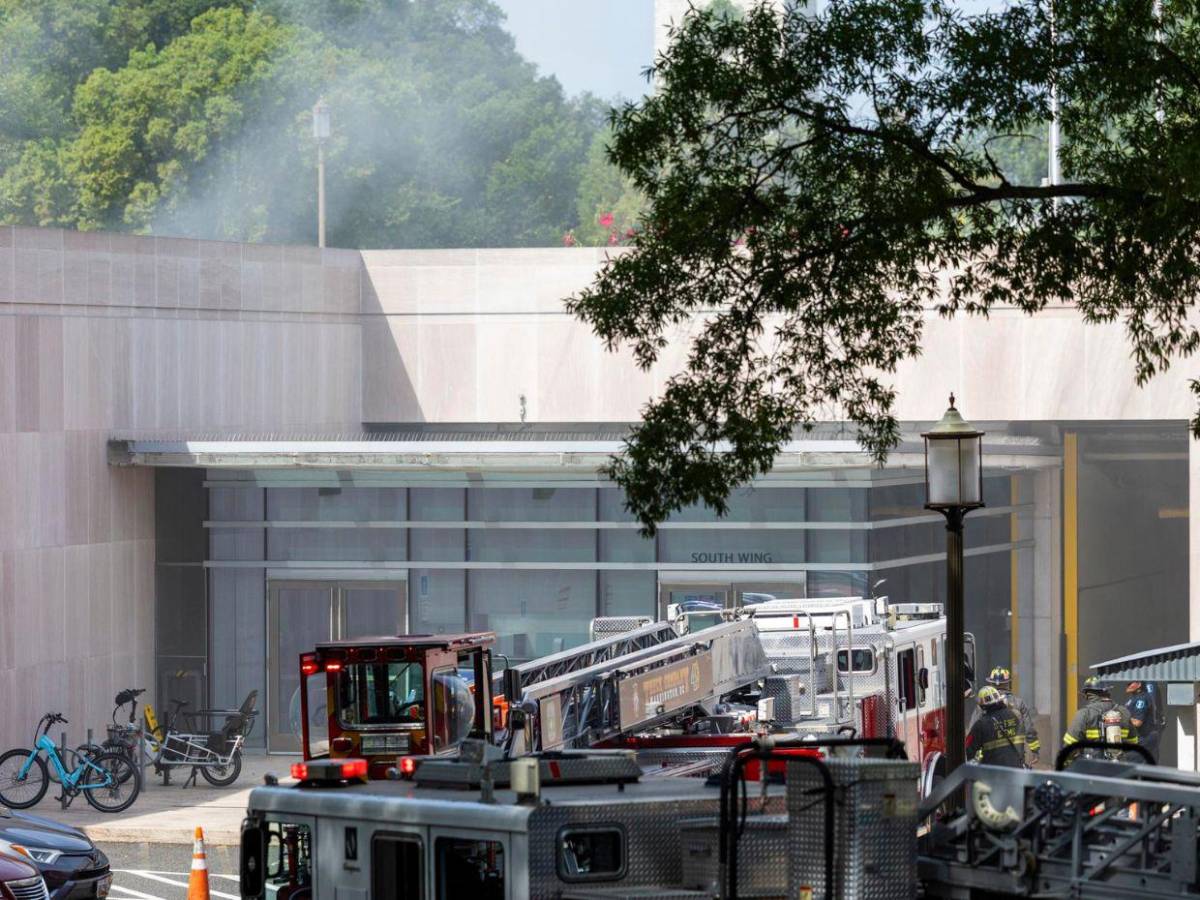 Se registra incendio de batería en el Museo Nacional de Historia Estadounidense