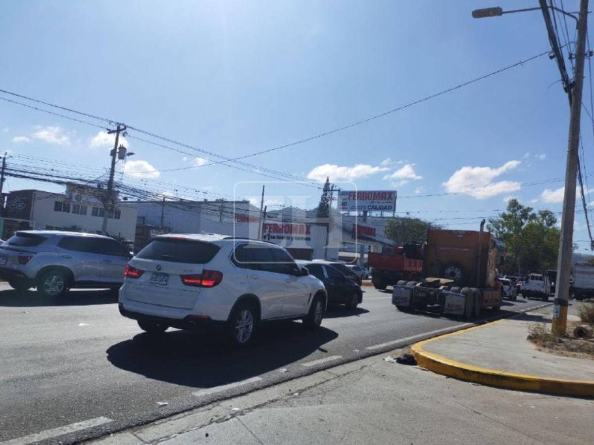 Infernal tráfico colapsa la salida al sur de Tegucigalpa