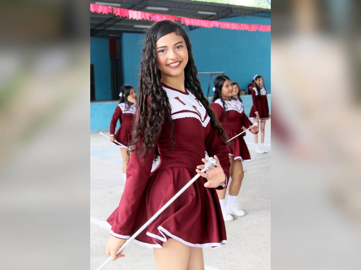 Ellas son las palillonas del Saúl Zelaya Jiménez que brillarán en los desfiles patrios del 15 de septiembre