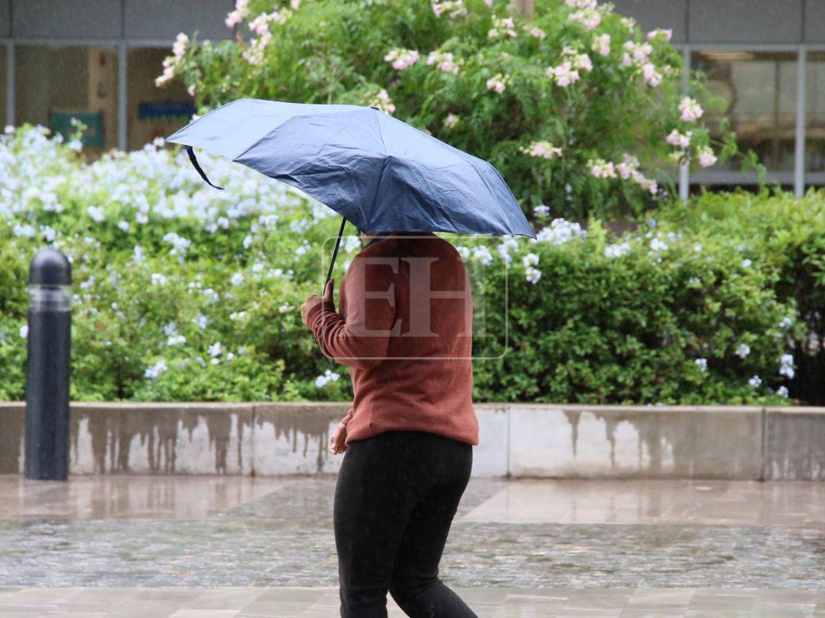 Vaguada en altura provocará lluvias este miércoles mientras continúan altas temperaturas