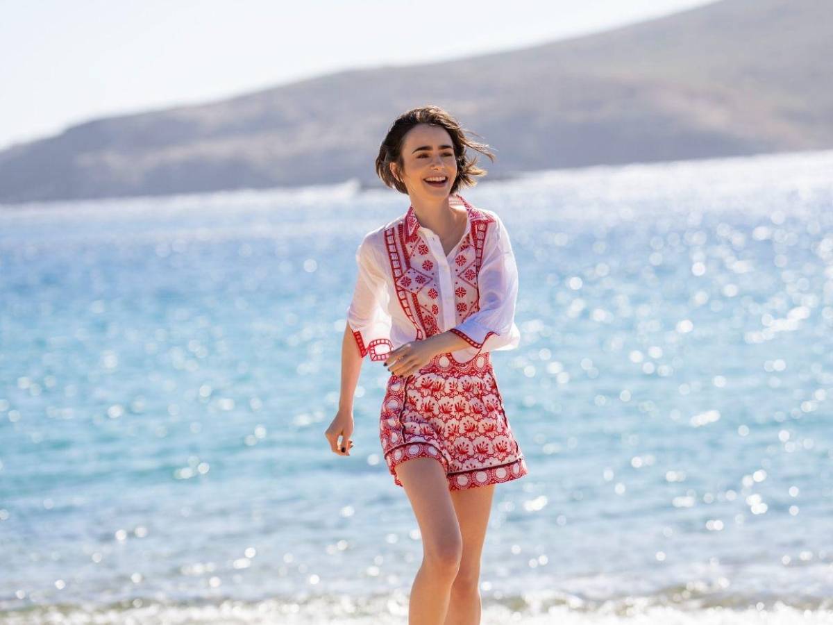 Tras siete años en Netflix, Lily Collins dice adiós a Emily en París