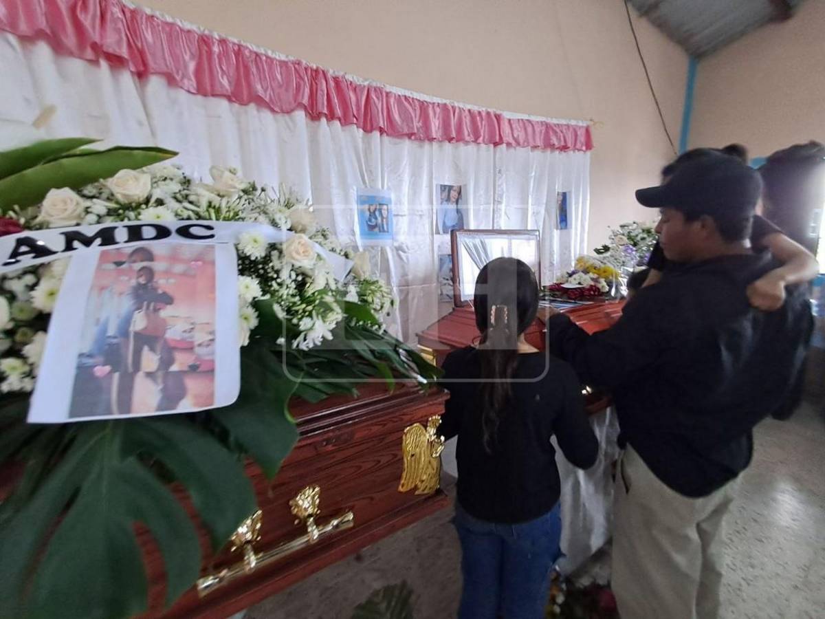 Sus niños tienen que despedirse de ellas: velan a cuñadas víctimas de accidente en Villa Nueva
