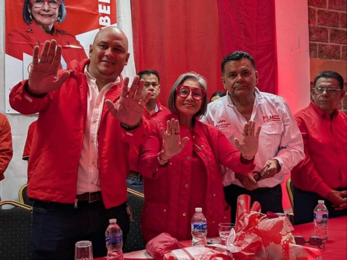 Precandidatos presidenciales continúan sus campañas en busca de votos