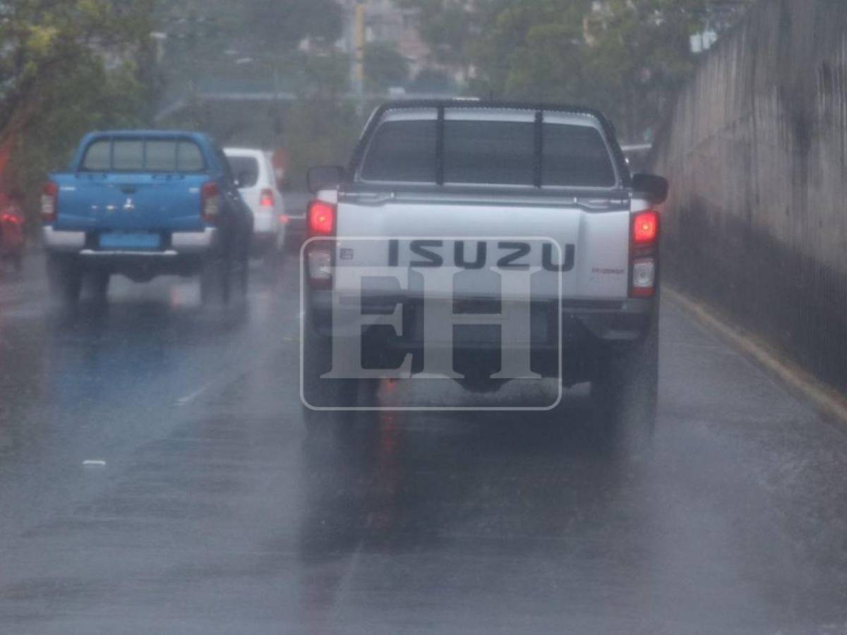 ¡La espera terminó! Fuertes lluvias caen sobre la capital