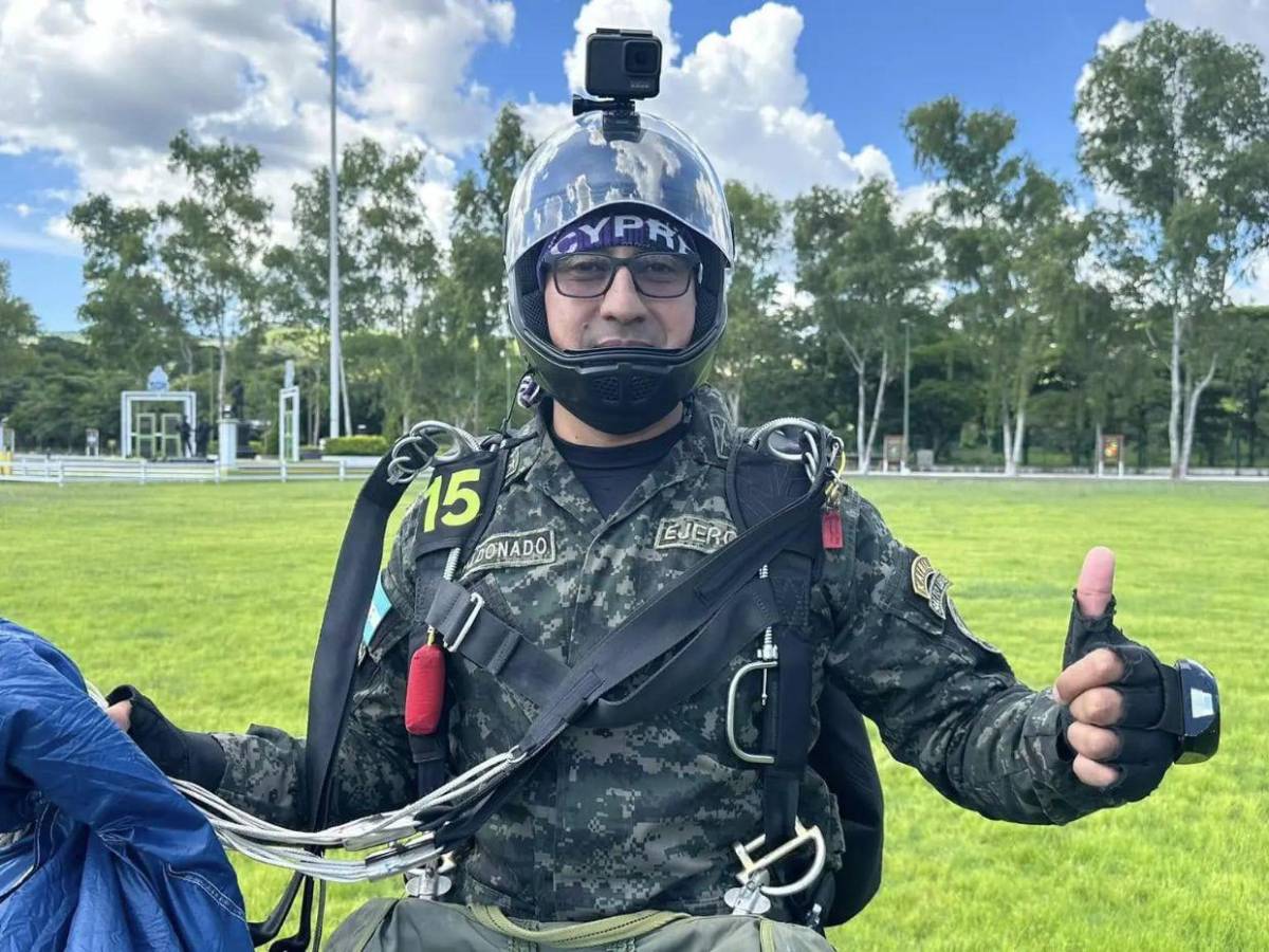 ¿Quién es Ever Maldonado, el paracaidista que se accidentó en los desfiles patrios?