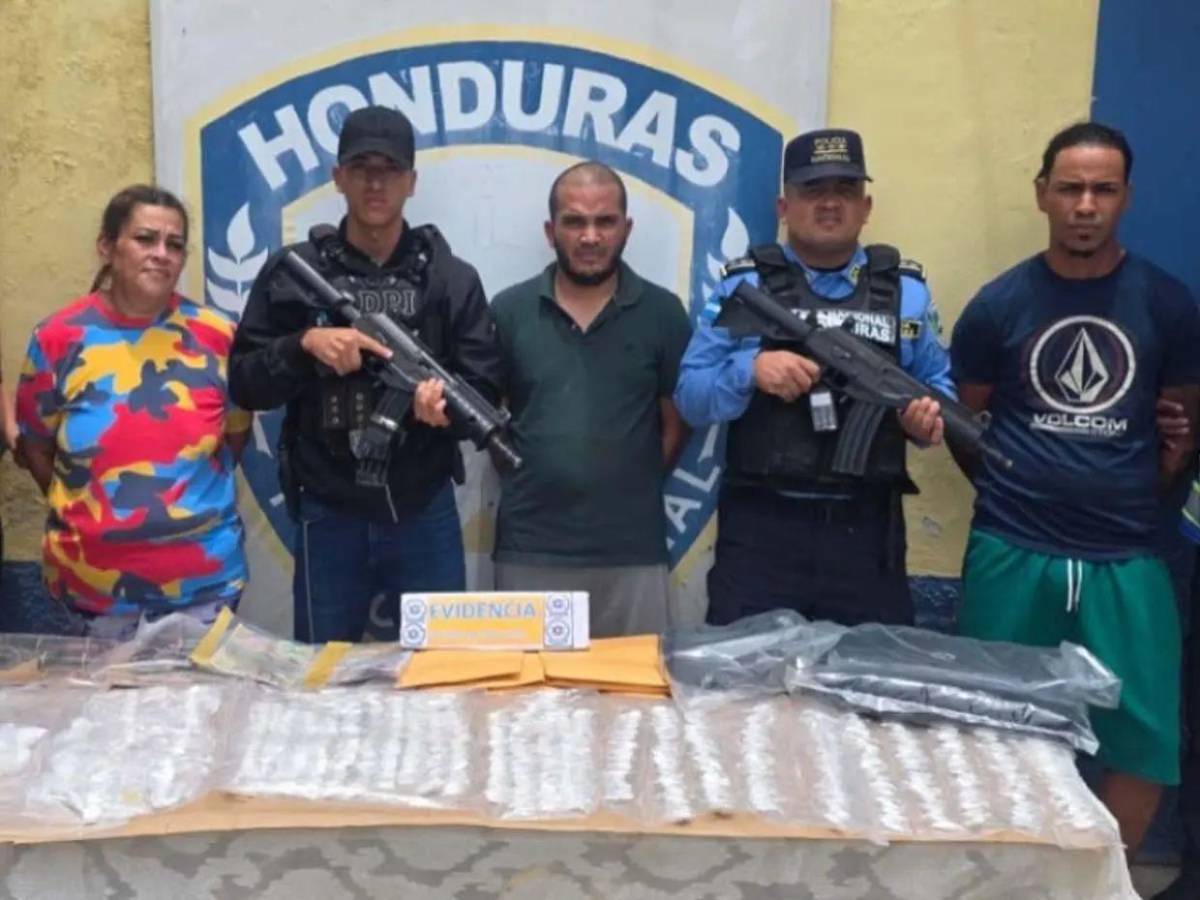 Altar de la 'Santa Muerte', armas y drogas: hallazgos durante allanamiento de Los Kiwis