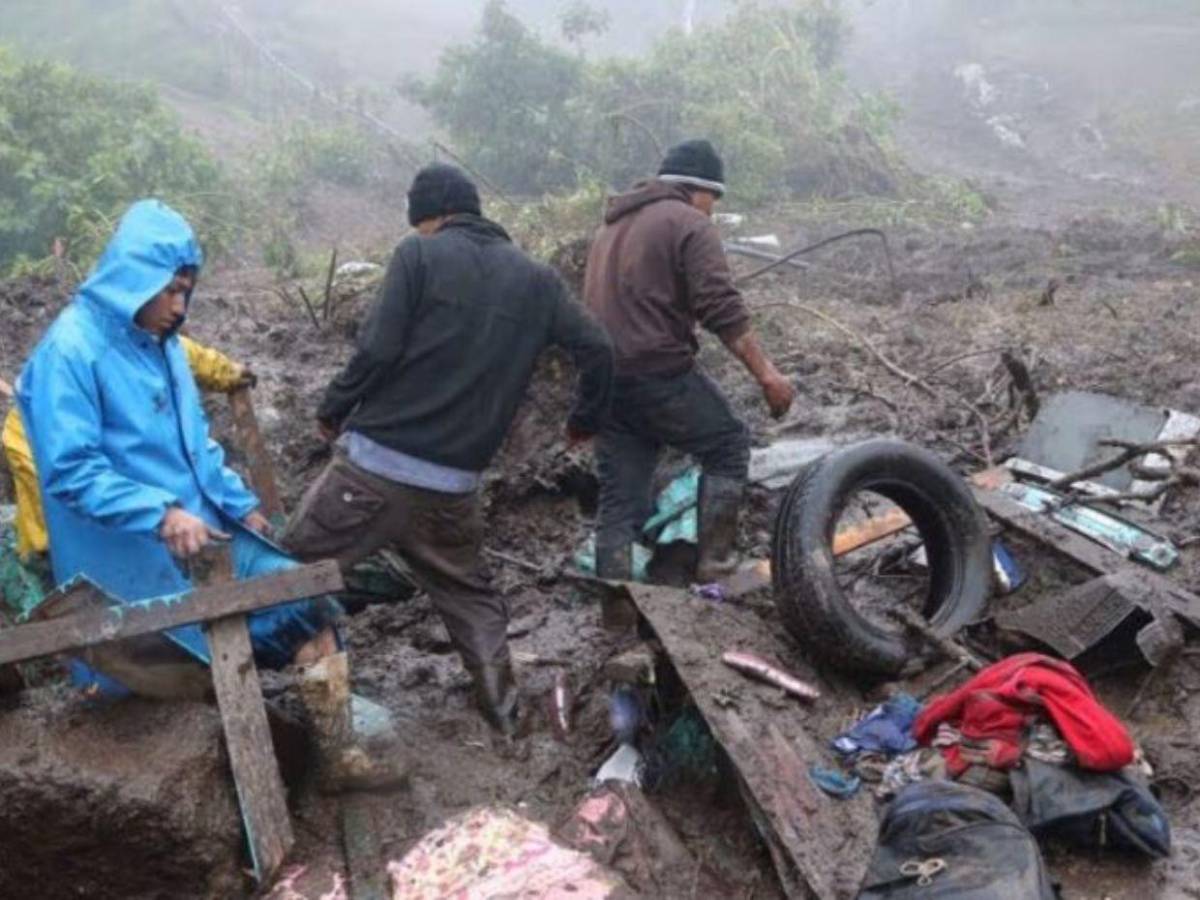 Cinco desaparecidos, estados de alerta e inundaciones: caos por tormenta Cristina en Centroamérica