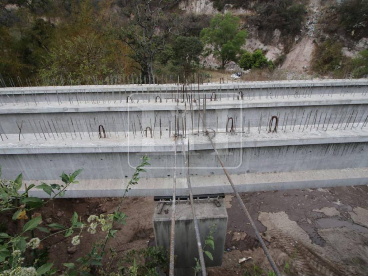 Avanza ampliación del puente Germania: instalan vías del libramiento en la zona sur