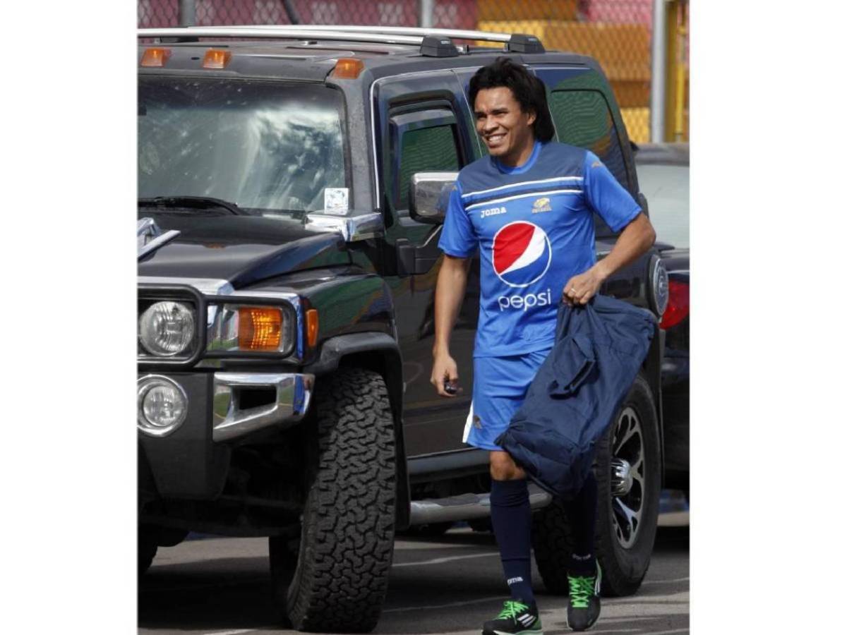 Autos de lujo y excentricidades: Así era la vida de Rambo de León en su mejor momento en Italia