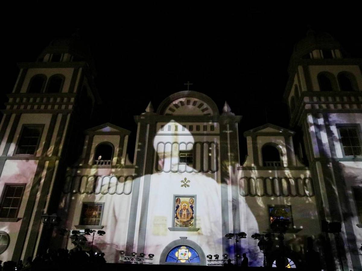 Con espectacular video mapping celebran alborada a la Virgen de Suyapa
