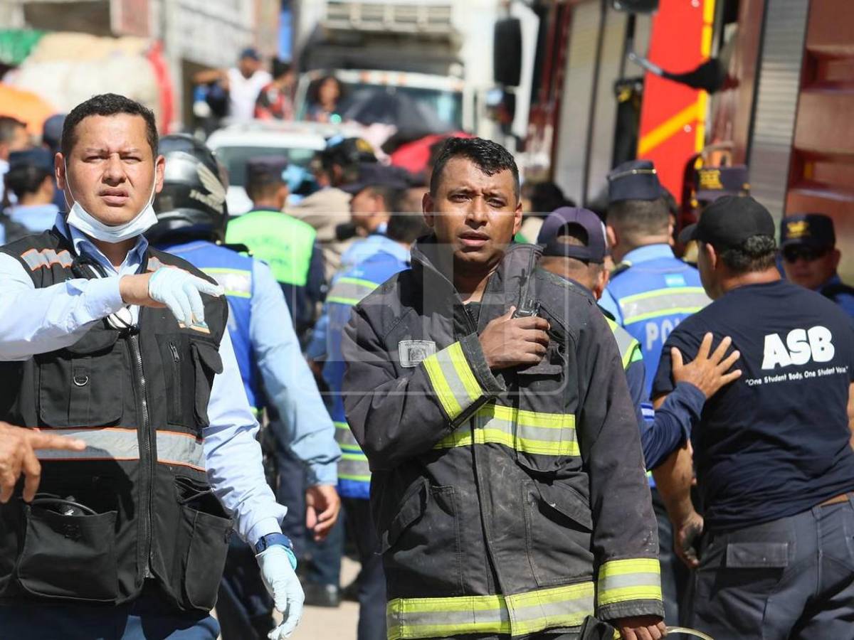 Una imagen que duele: el intenso rescate de la pequeña Leyret Nahiara Aguilar Rodríguez