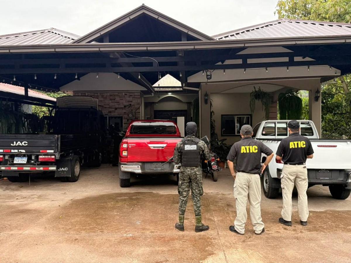 Caen hermanos Hernández Leiva que usaban encomiendas para traficar armas de fuego desde Nashville, EE UU