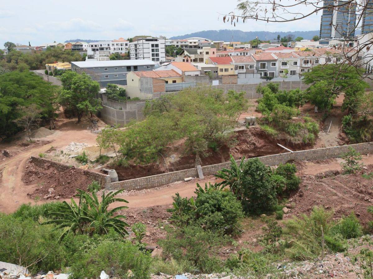 Parque Berlín en Tegucigalpa alcanza un 40% de avance en su construcción