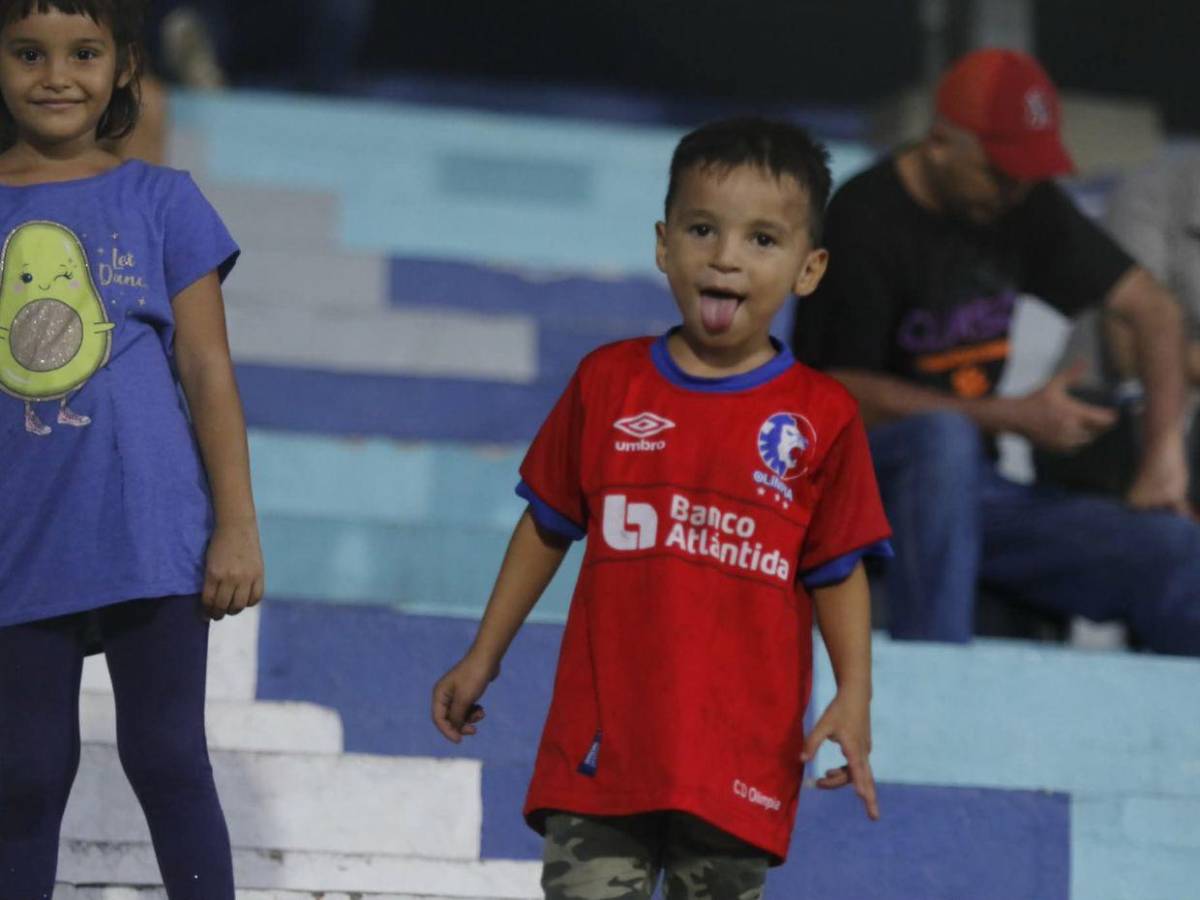 Clásico en el Morazán: Afición, jugadores, directivos y un invitado especial
