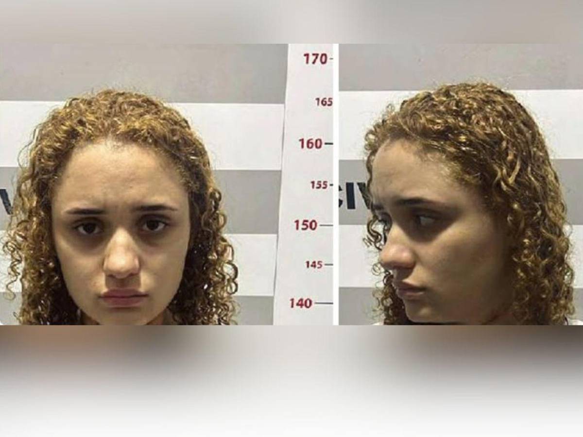 Joven atropella y mata a su prometido y amiga de él por celos en Brasil