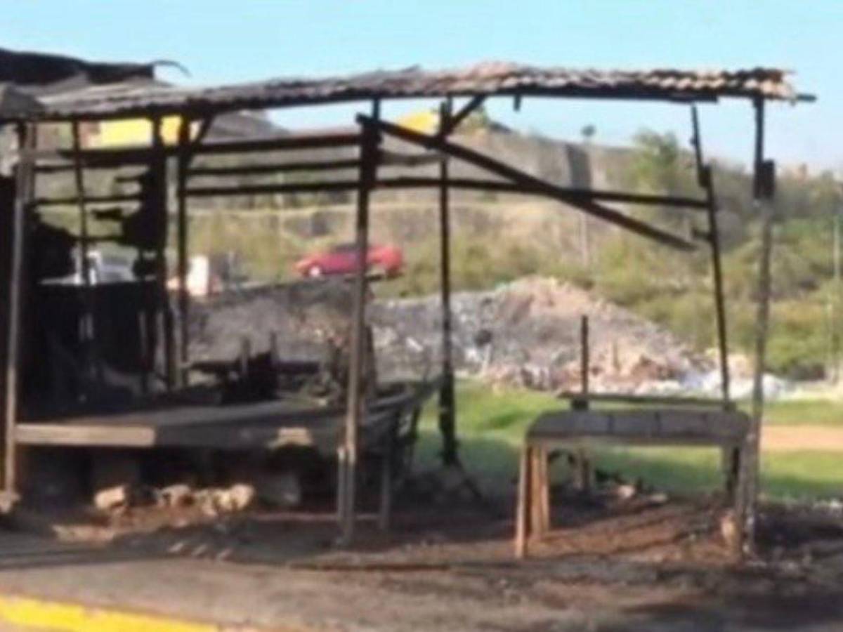 “Le metieron fuego: incendio arrasa con 15 negocios en la Nueva Suyapa, Tegucigalpa