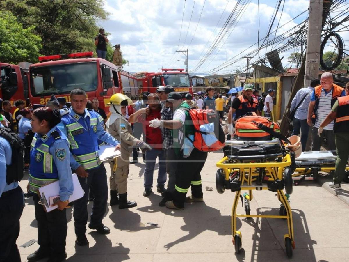 La incansable labor de cuerpos de socorro tras tragedia en Villa Nueva