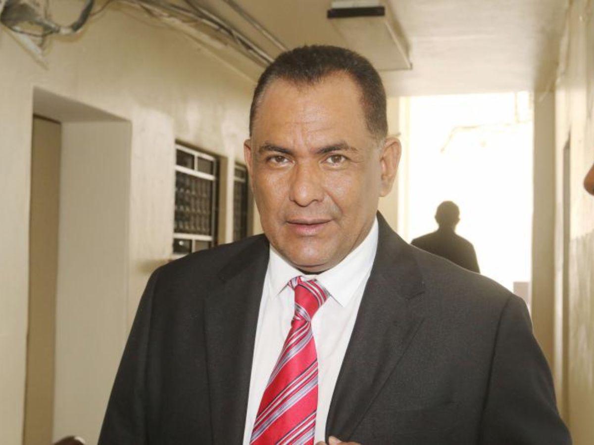 Mario Segura es ratificado como jefe de bancada del Partido Liberal