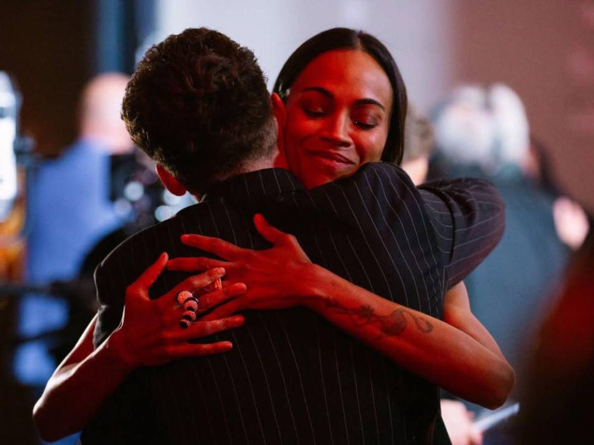 Zoe Saldana persigue a Scarlett Johansson, todo por Avatar 3