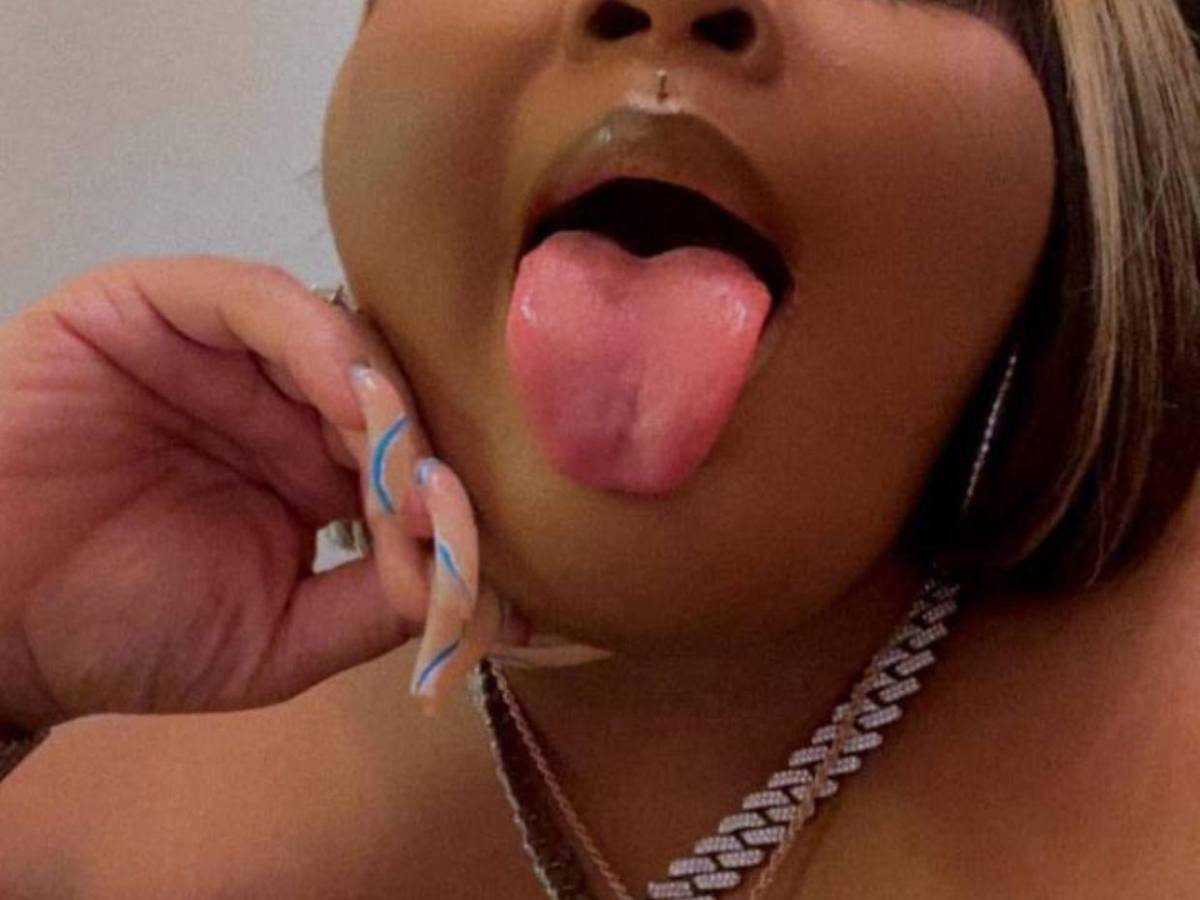 ¿Quién es la rapera que demandó a un taxista por negarse a llevarla debido a su sobrepeso?