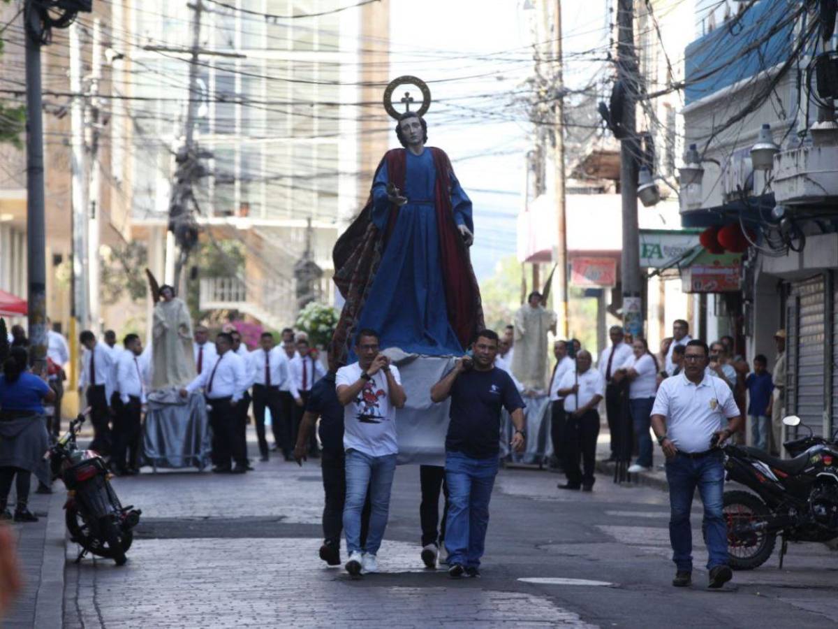 ¡La tumba está vacía! Con fe y devoción celebran la resurrección de Cristo este Domingo Santo ¡La tumba está vacía! Con fe y devoción celebran la resurrección de Cristo este Domingo Santo