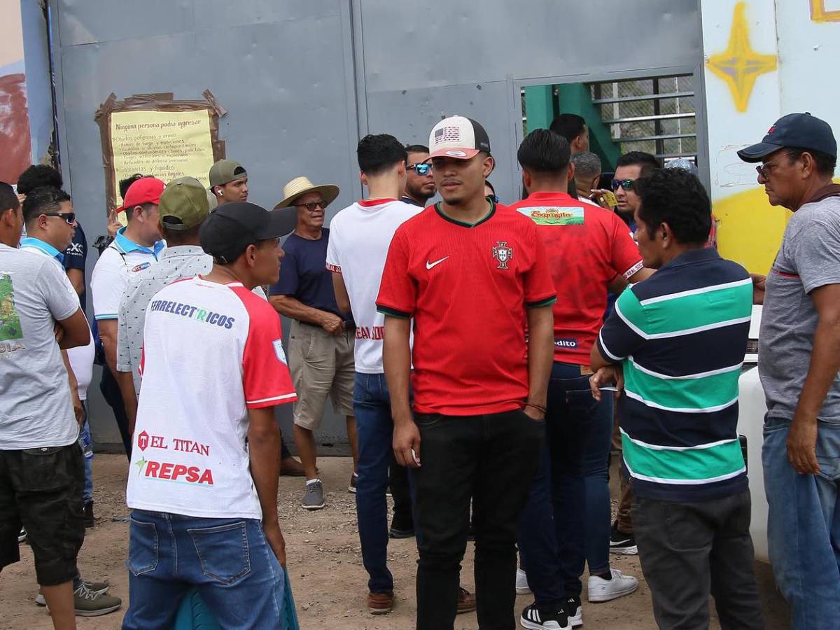 ¿Quién es la hermosura que robó suspiros? El ambientazo en partido por el descenso en Olancho