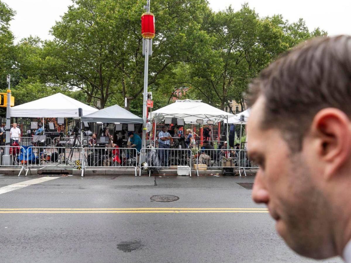 Familiares y fans celebran veredicto del jurado en el juicio de Sean Diddy Combs