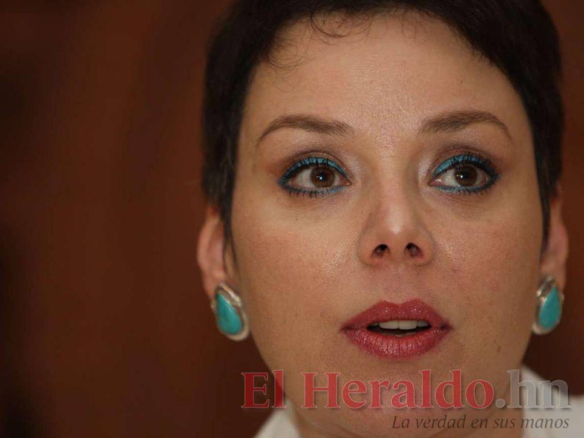 Beatriz Valle arremete contra Luis Redondo: “Es el nuevo tramitador de Casa Presidencial”