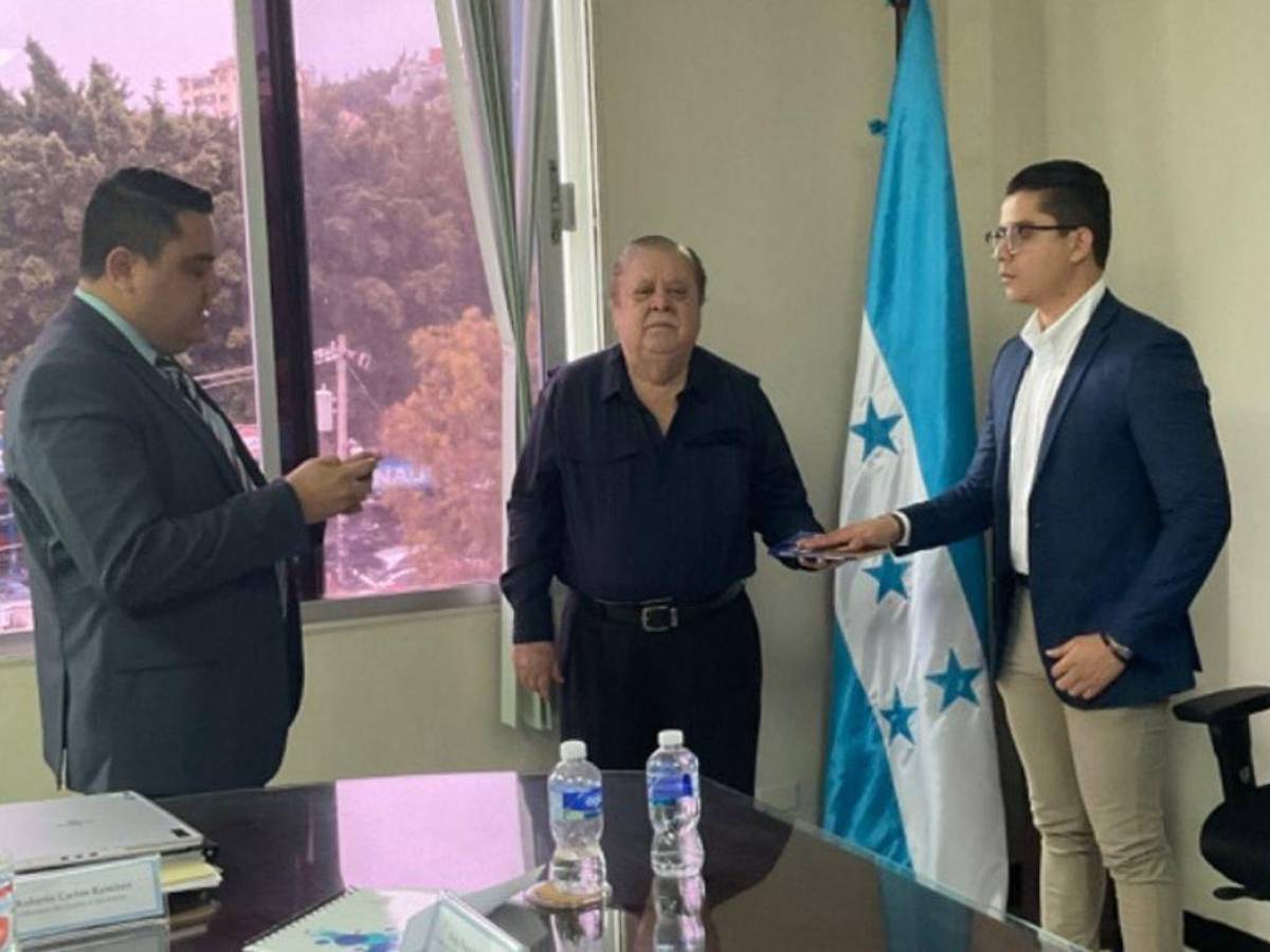 Juramentan a periodista Gabriel Bonilla como subgerente de Hondutel
