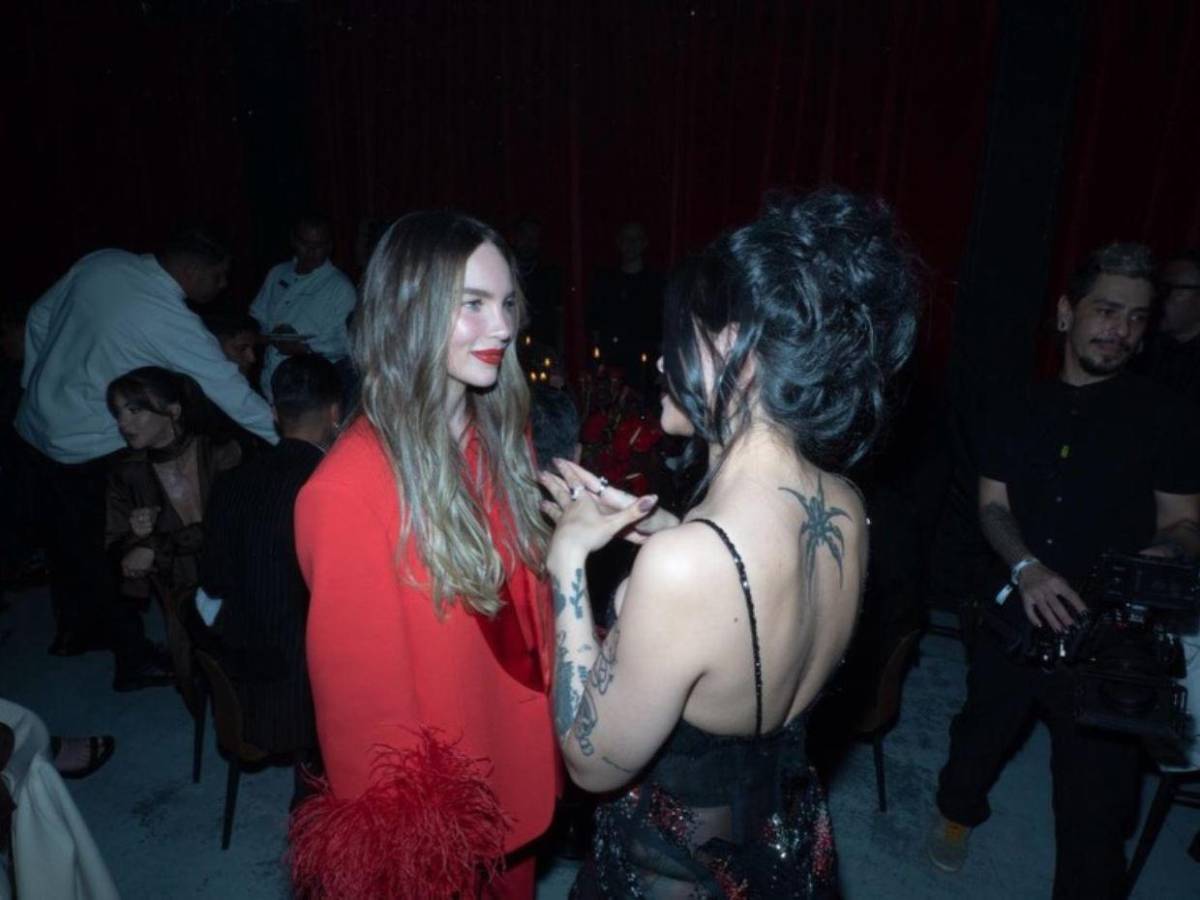 ¡Por fin se conocieron!: Cazzu y Belinda sorprenden al posar juntas en evento en México