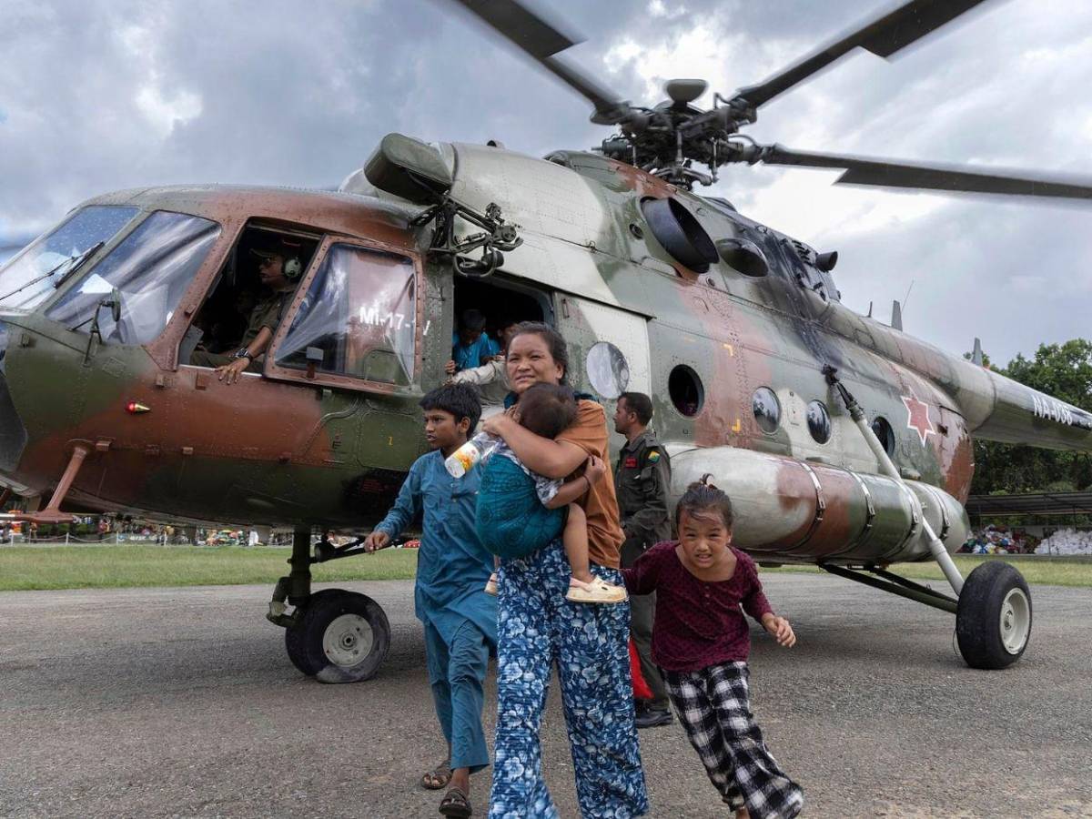 Nepal, entre la devastación, el rescate y la búsqueda de sobrevivientes tras riada