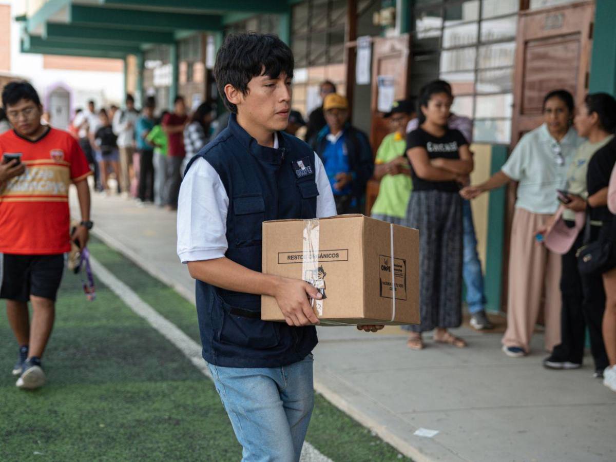 Caos electoral en Perú: denuncias de fraude y votos extraviados