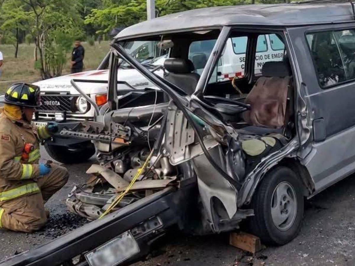 ¿Licencia vencida y exceso de velocidad? Lo que enfrenta conductor de bus escolar accidentado en el anillo