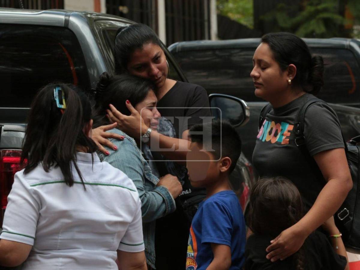 Entre dolor y llanto retiran el cuerpo de Kevin Cruz, joven que mataron en Comayagüela