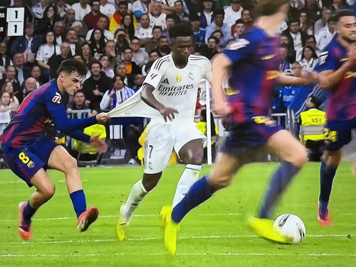 Provocación de Vinícius a Yamal y pelea entre suplentes de Real Madrid y Barcelona
