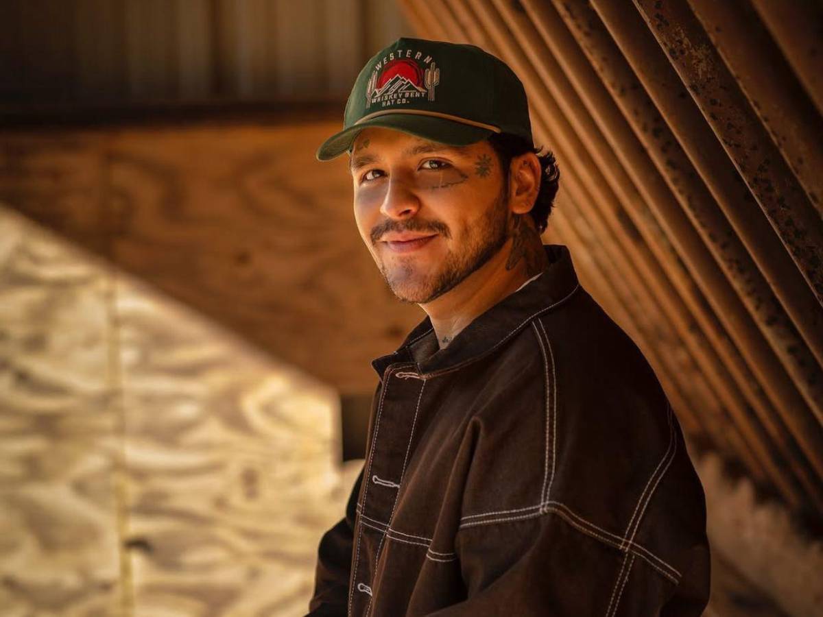 Christian Nodal sorprende con su nueva imagen “llena de serenidad”