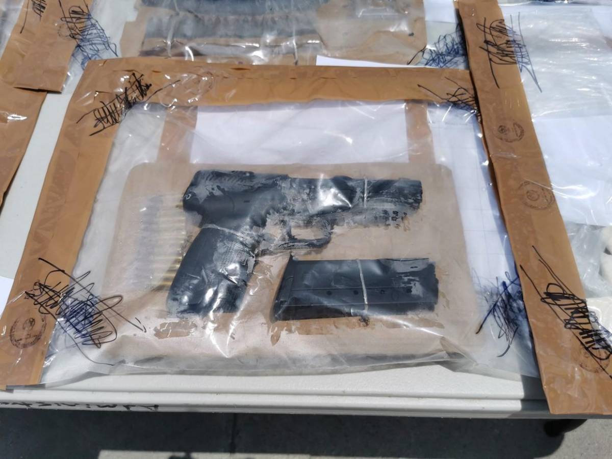 Armas de guerra y hasta pistola mata policías decomisan en La Lima, Cortés Armas de guerra y hasta pistola mata policías decomisan en La Lima, Cortés