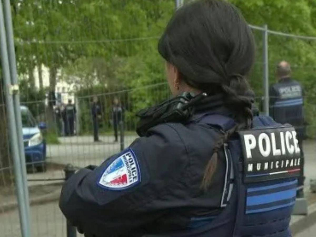 Adolescente que apuñaló a su única amiga en Francia tenía fascinación por Hitler