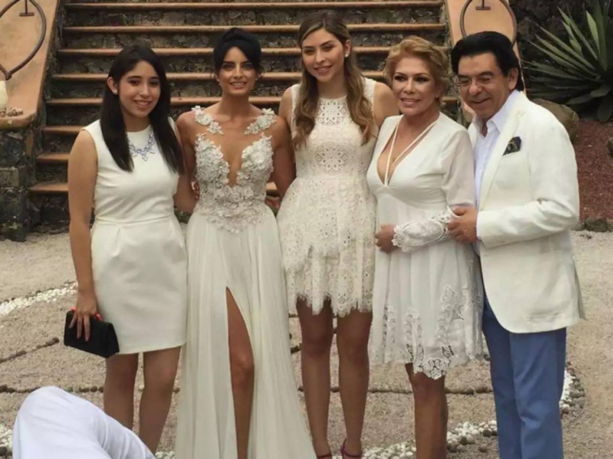 Victoria Ruffo envía un mensaje a Aislinn Derbez tras la muerte de su madre