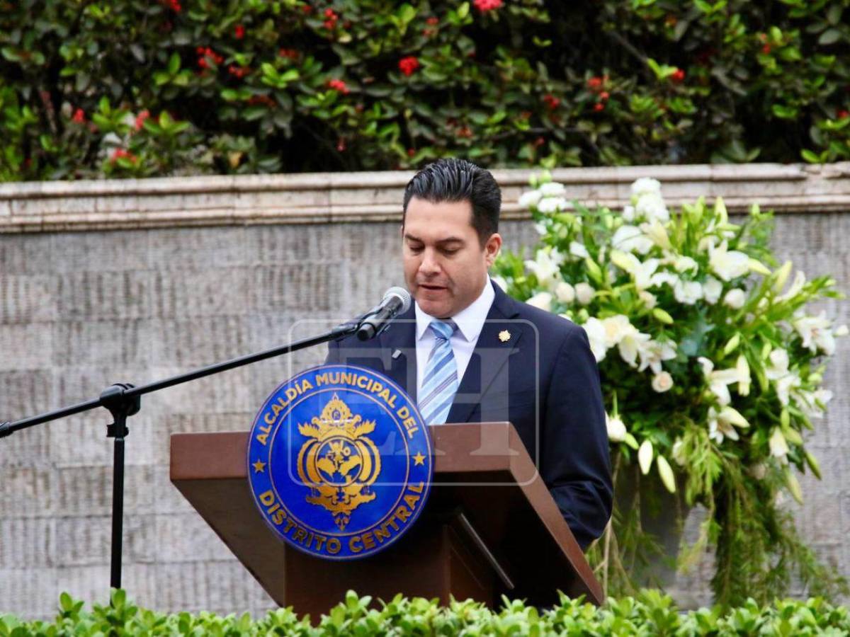 Así lucieron el alcalde de Tegucigalpa y su esposa durante los desfiles patrios 2026