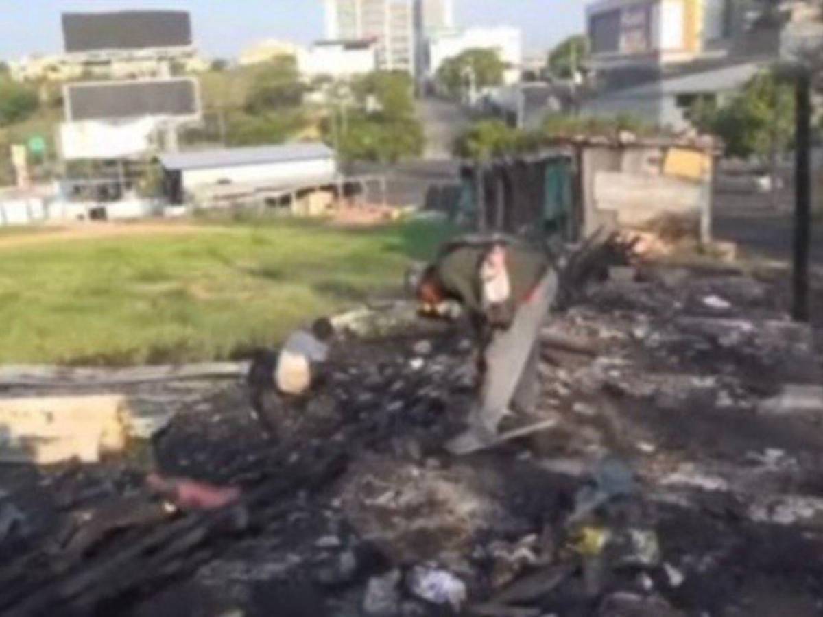 “Le metieron fuego: incendio arrasa con 15 negocios en la Nueva Suyapa, Tegucigalpa
