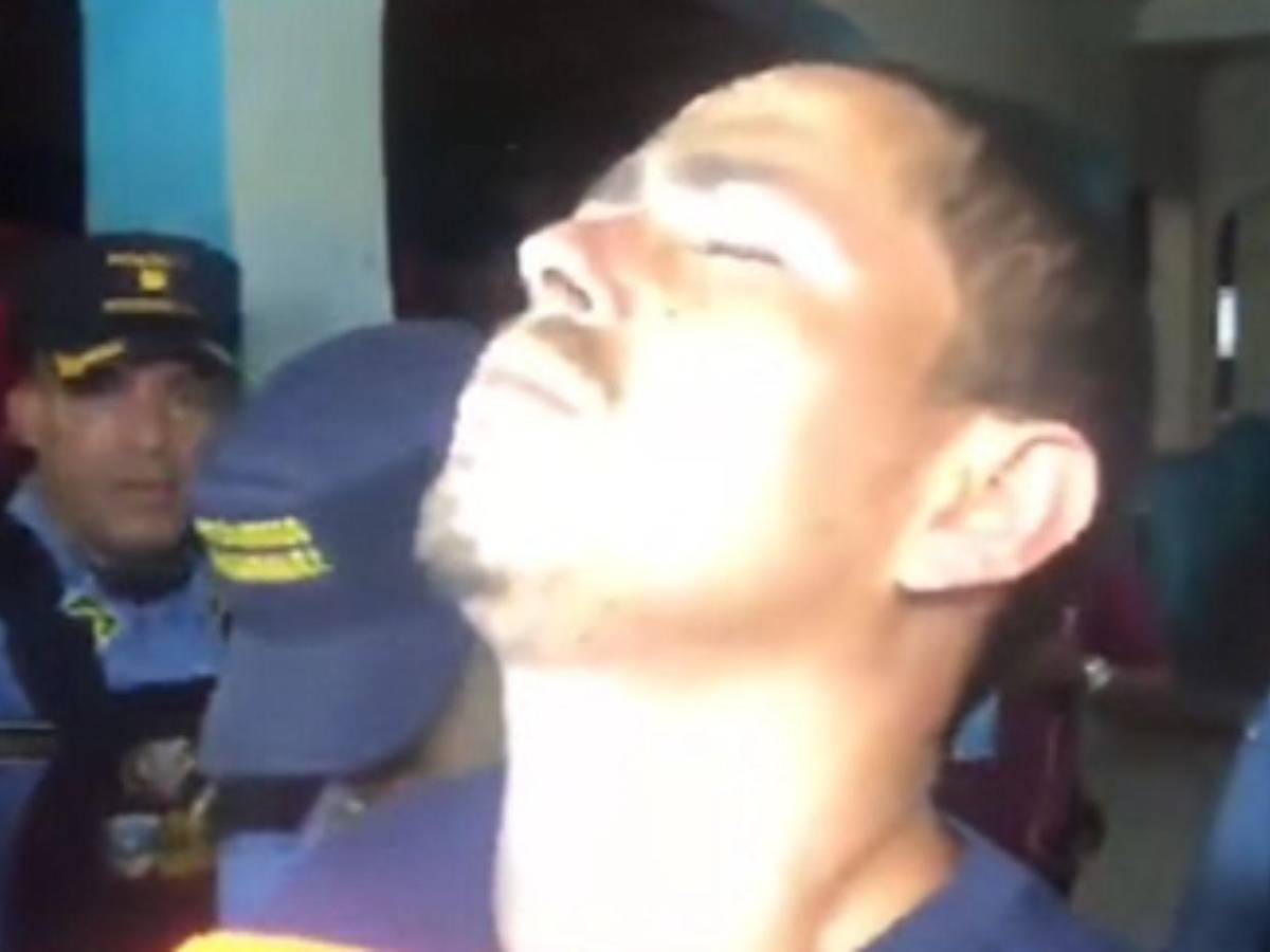 Hombre corría desnudo por las calles tras matar a machetazos a un niño en Colón