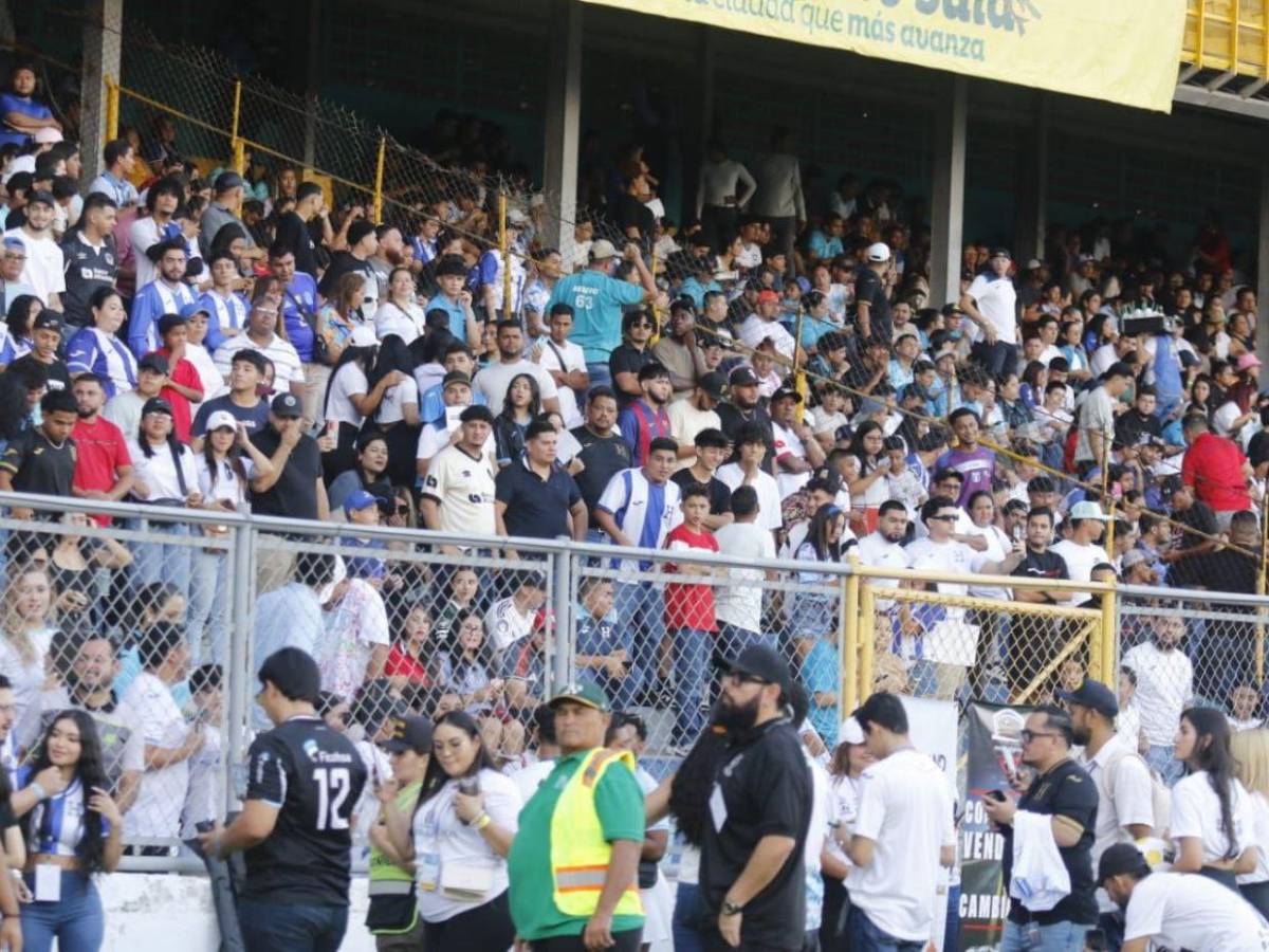 ¡Repleto! Así luce el estadio Morazán en el partido de tiktokers Honduras vs El Salvador