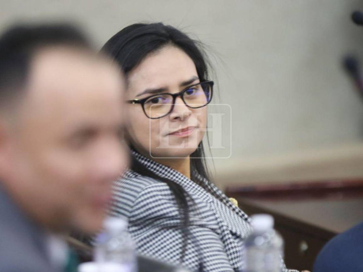 ¿Cuál es el paradero de Isis Cuéllar tras la orden de captura por corrupción en Sedesol?