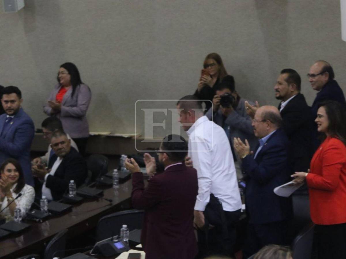 Diputado de Libre que ocupaba un corazón artificial regresa al Congreso y revela cuánto gastó