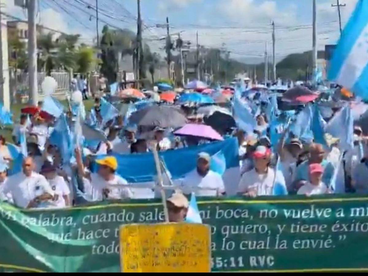 Histórica caminata de oración une a hondureños en todo el país