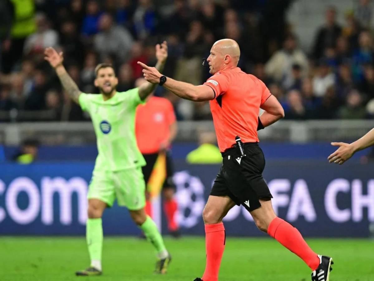 Árbitro del Inter vs Barcelona responde y se burla de Pedri tras eliminación de Champions League
