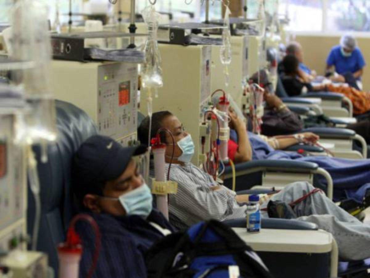 Secretaría de Salud hará nueva licitación para servicios de diálisis