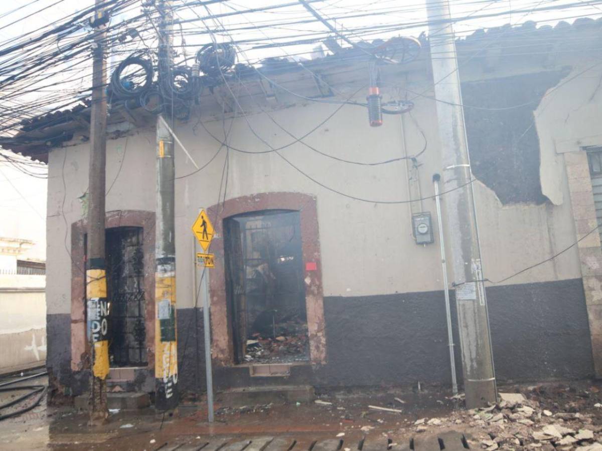 Histórico Chinda Díaz queda en escombros tras voraz incendio en el centro de la capital