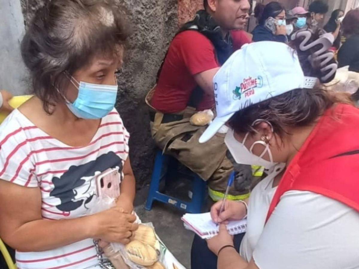 Incendio en Lima: bomberos luchan contra llamas en almacenes de juguetes